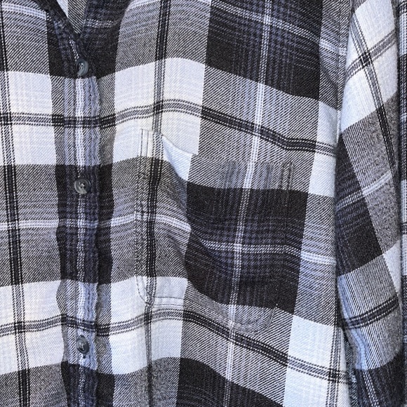 American Eagle 🦅 Amazingly Soft boyfriend fit plaid shirt size medium - Picture 4 of 11